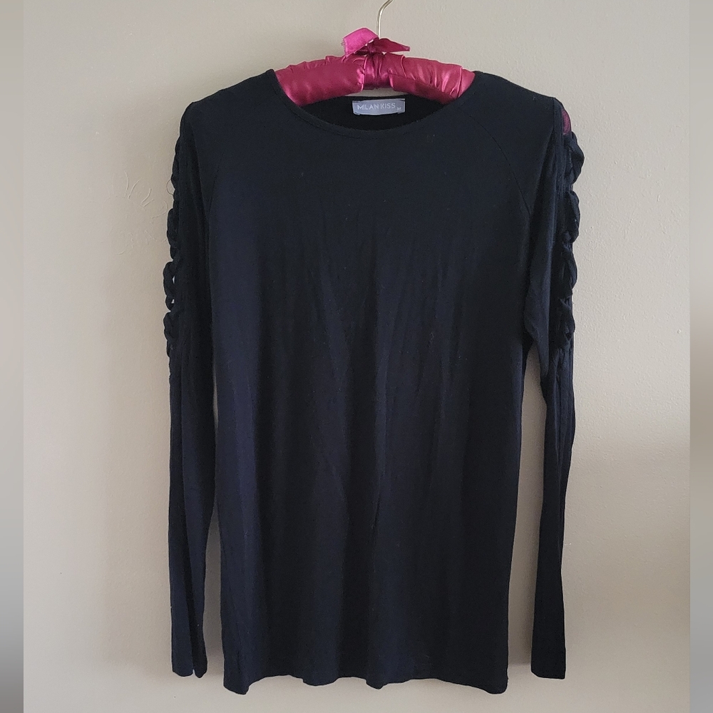 4/$15 SALE Milan Kiss | Elegant Black Long Sleeve Top Sleevw Accent Medium